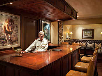 MalaMala Rattrays Camp: Bar der Hauptlodge MalaMala Rattrays Camp: Bar der Hauptlodge