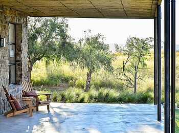 Simbavati Cederberg Ridge Lodge: Die Terrasse einer Classic Suite Simbavati Cederberg Ridge Lodge: Die Terrasse einer Classic Suite