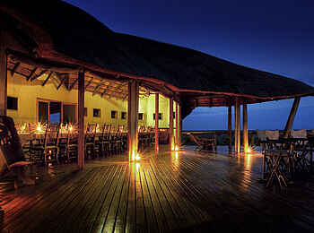 Tau Pan Camp: Abend auf dem Deck