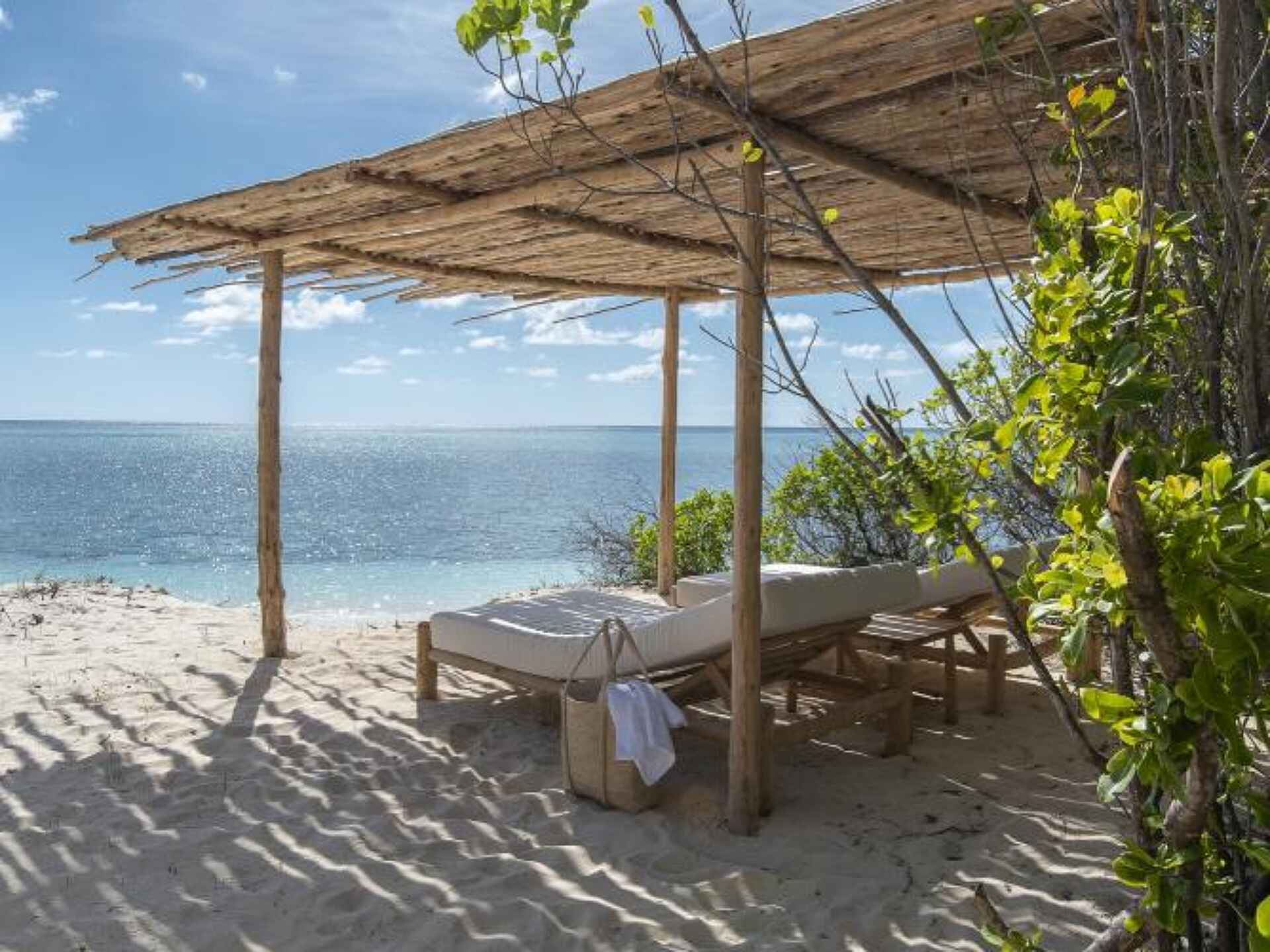 Laba Fanjove Island: Liegen am Strand