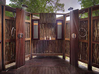 Lebala Camp: Doppleaußendusche