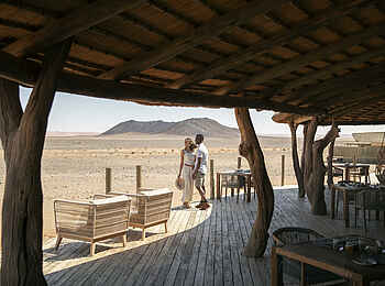 Little Kulala Lodge: Überdachte Terrasse Little Kulala Lodge: Überdachte Terrasse