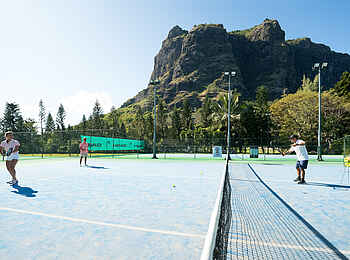 Paradis Beachcomber Golf Resort and Spa: Tennisplatz Paradis Beachcomber Golf Resort and Spa: Tennisplatz