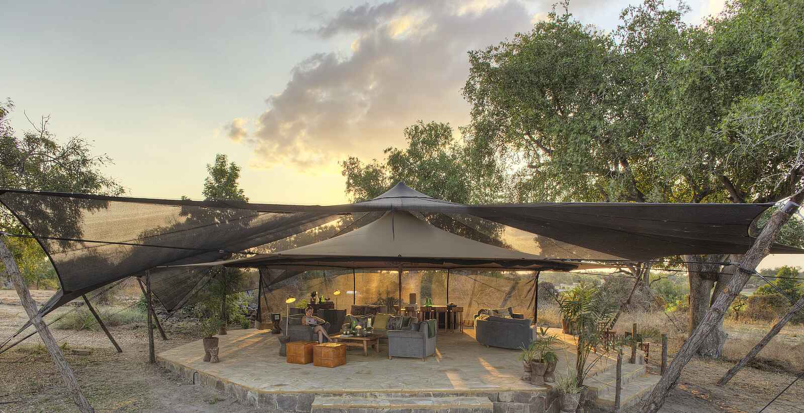 Roho ya Selous Camp: Lounge und Bar Roho ya Selous Camp: Lounge und Bar