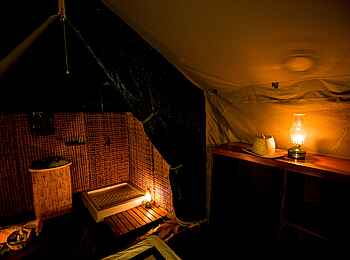 Chilo Mahove Tented Camp: Laternenlicht Chilo Mahove Tented Camp: Laternenlicht