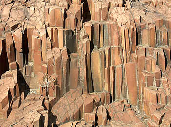 Damara Mopane Lodge: Felsen des Damaraland Damara Mopane Lodge: Felsen des Damaraland