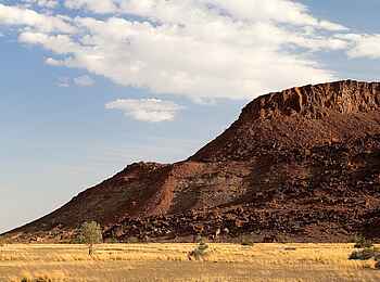 Doro Nawas: Mik-Berge