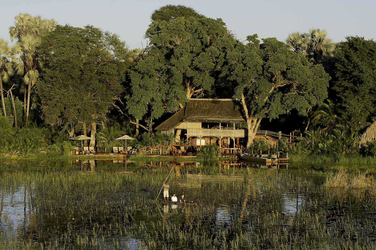 Jacana Camp: Ansicht doppelstöckiges Hauptgebäude Jacana Camp: Ansicht doppelstöckiges Hauptgebäude