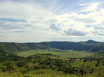 Kasenyi Safari Camp: Savanne auf einem Kraterboden