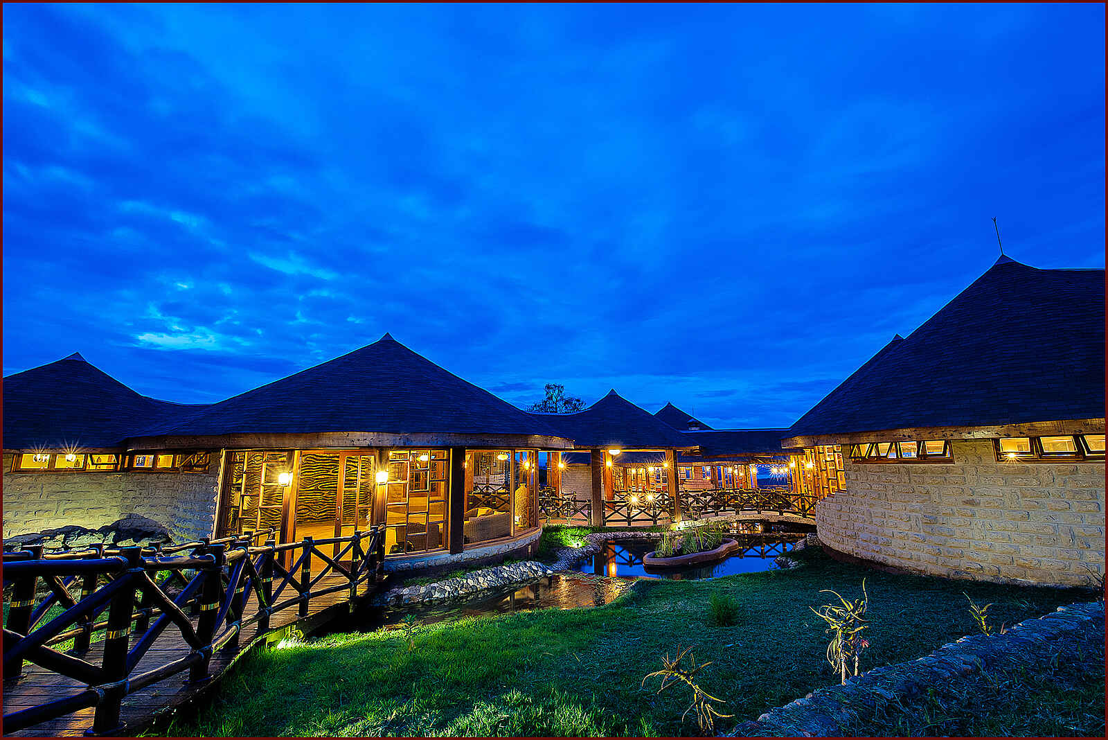 Lake Nakuru Sopa Lodge: Blaue Stunde Lake Nakuru Sopa Lodge: Blaue Stunde