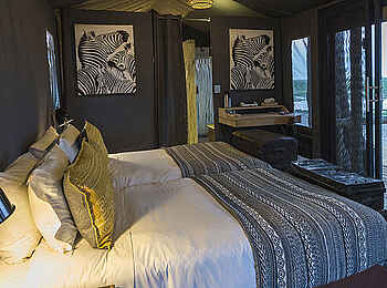 Linyanti Tented Camp: Standard Tent Blick hinaus