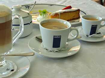 Lüderitz Nest Hotel: Kaffee und Kuchen