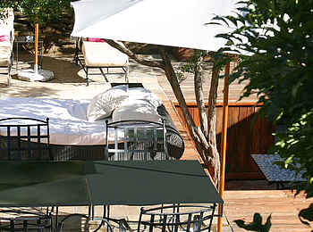 Olive Grove Guesthouse: Auf dem Pool-Deck