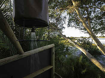 Pelo Camp: Eimerdusche Pelo Camp: Eimerdusche