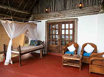 Pole Pole Bungalows: Veranda des Bungalows