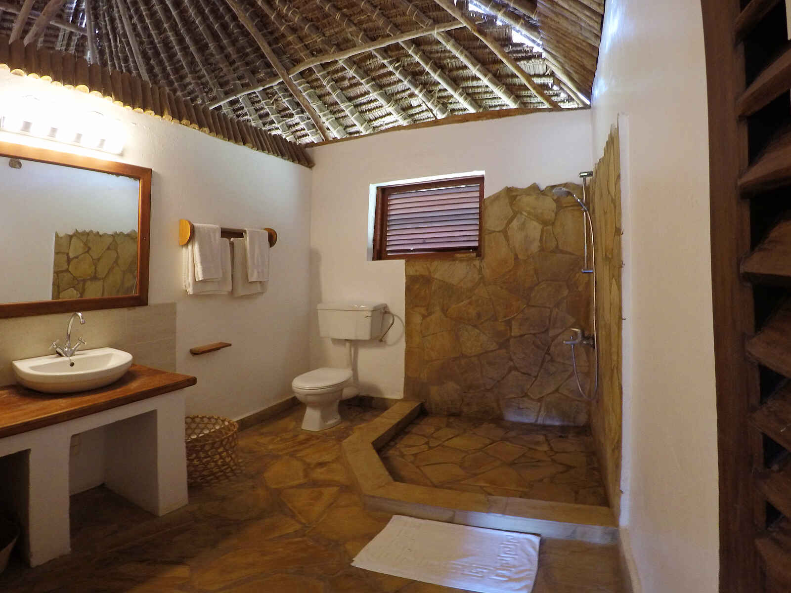 The Manta Resort: Badezimmer The Manta Resort: Badezimmer