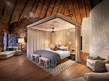 The Motse Tswalu: Blick ins Zelt The Motse Tswalu: Blick ins Zelt