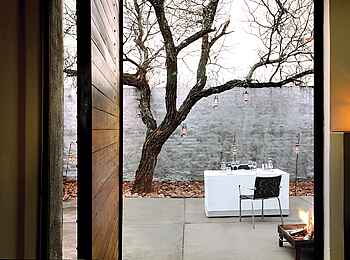 The Outpost: Speisen unter freiem Himmel