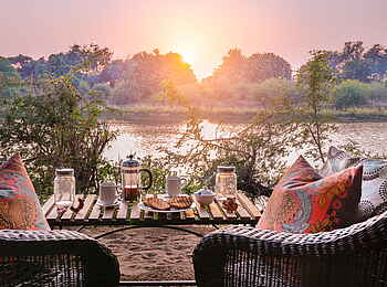 Time + Tide Chongwe Camp: Morgenkaffee am Sambesi