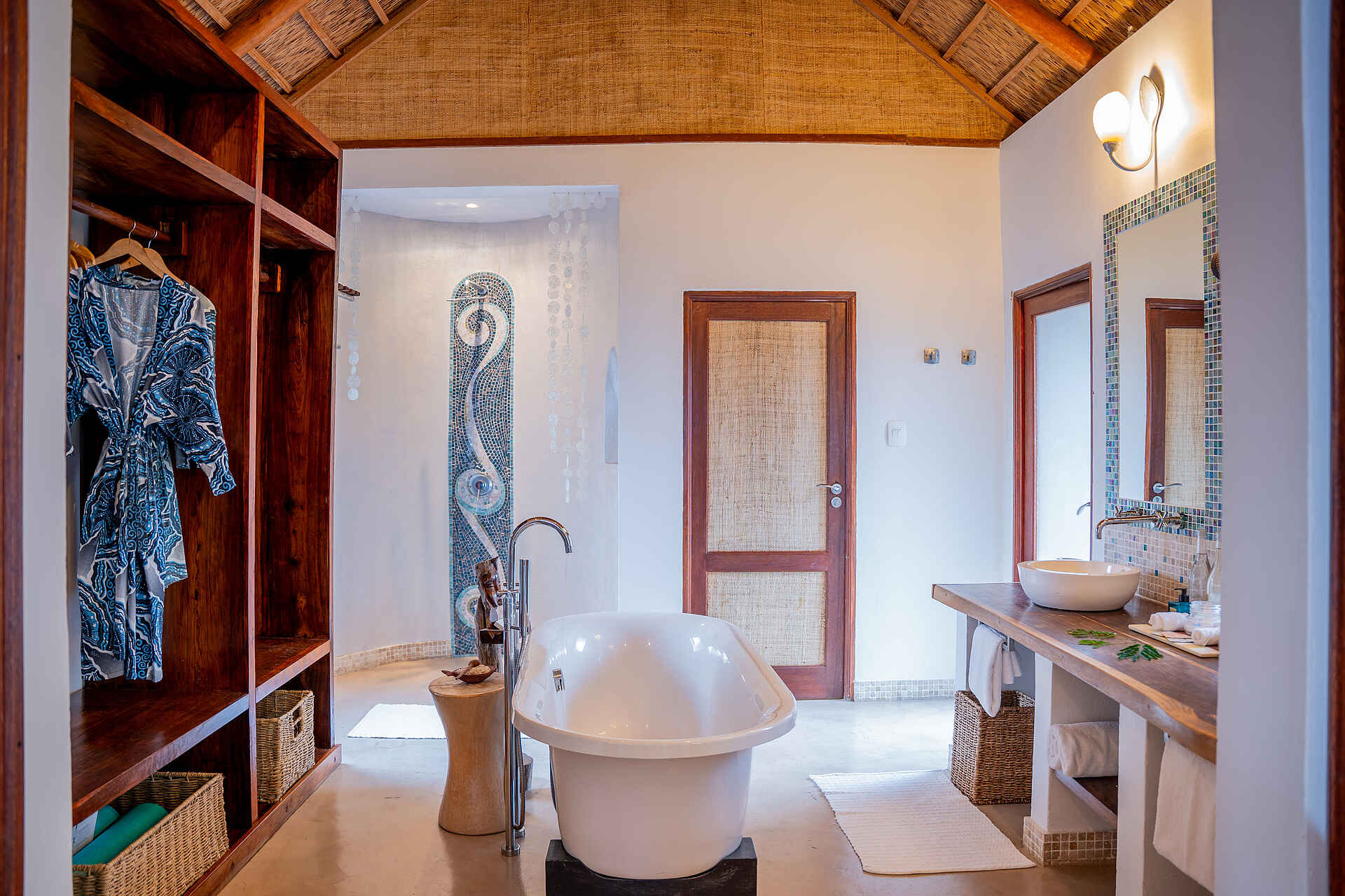 Azura Benguerra Island Retreat: Villa Amazide Bad Azura Benguerra Island Retreat: Villa Amazide Bad