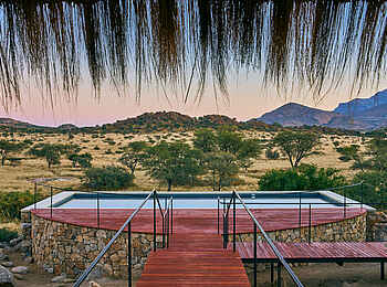 Hohenstein Lodge: Am Pooldeck Hohenstein Lodge: Am Pooldeck