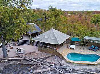 Elephant Pan Camp: Zentralbereich mit Pool