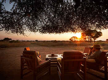 Oliver's Camp: Sundowner-Gemütlichkeit Oliver's Camp: Sundowner-Gemütlichkeit