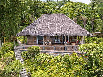 Time + Tide Tsara Komba: Blick auf eine Gästeunterkunft