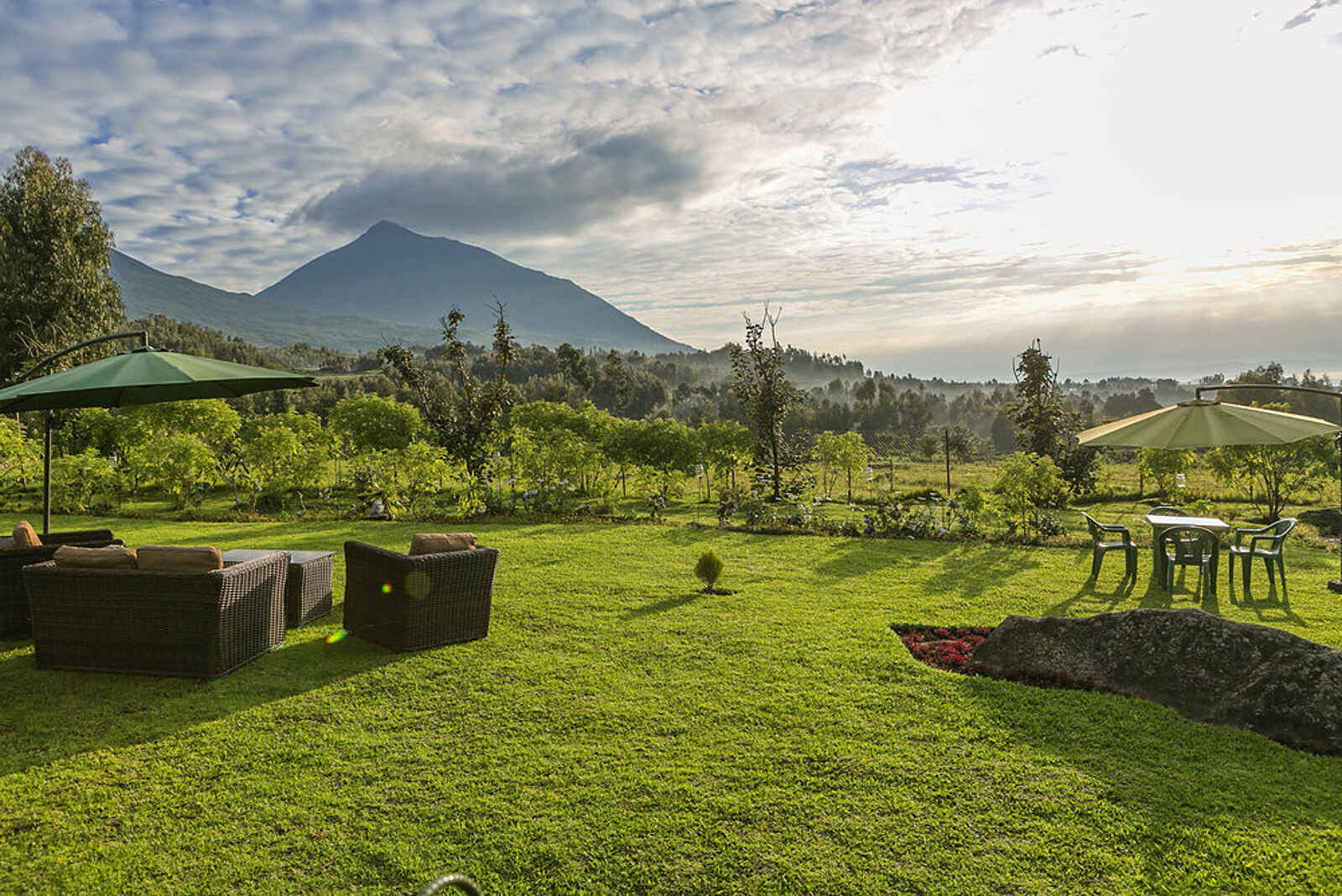 Amakoro Songa Lodge: Garten Amakoro Songa Lodge: Garten