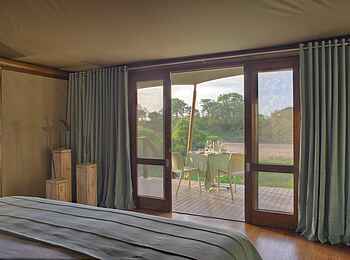 &Beyond Ngala Tented Camp: Blick auf die Veranda