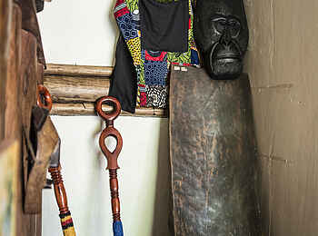 Buhoma Lodge: Deko und Souvenirs