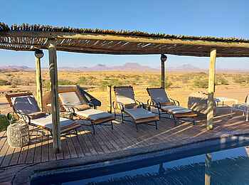 Doro Nawas Camp: Pooldeck