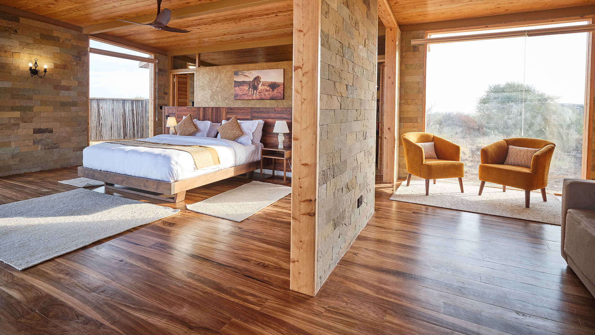Elephant Gorge Camp: Familiensuite Doppelbett und Sitzecke