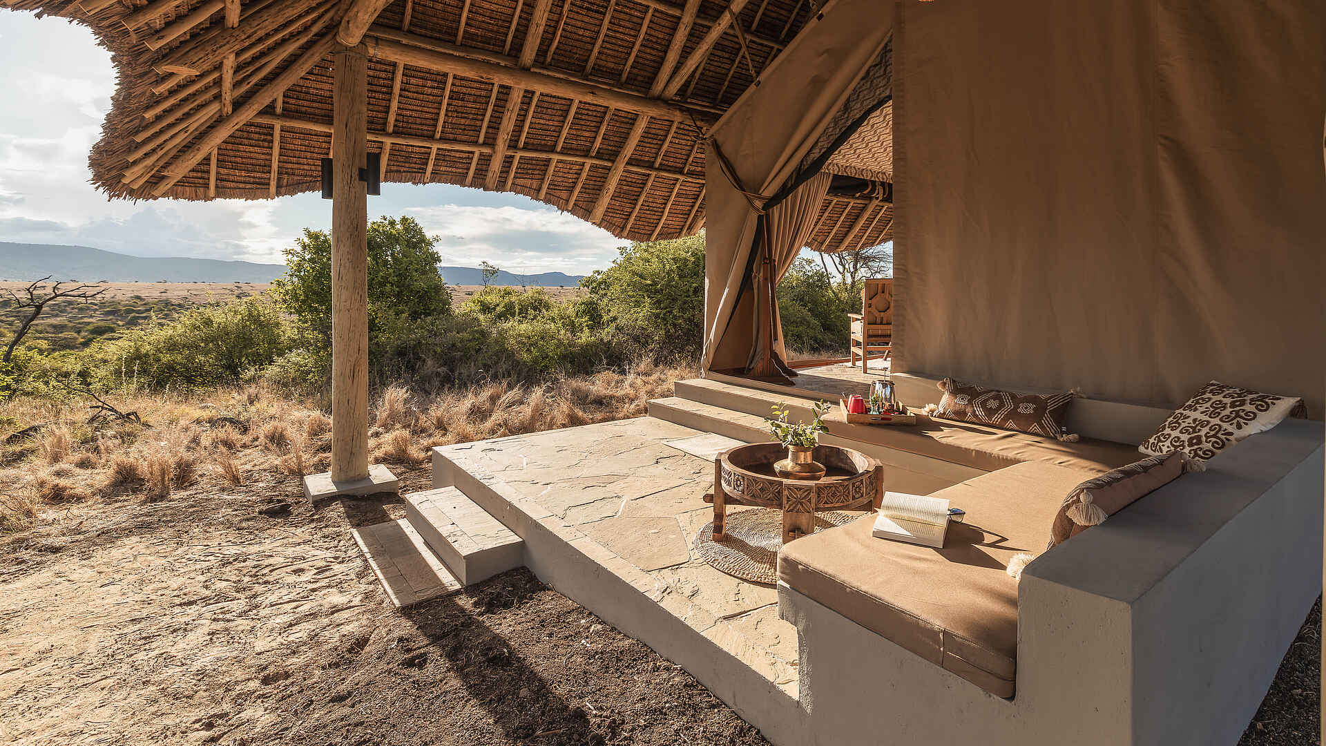 Lewa Safari Camp: Eingangsbereich Zeltsuite Lewa Safari Camp: Eingangsbereich Zeltsuite