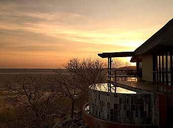 Little Ongava: Gästesuite in der Dämmerung Little Ongava: Gästesuite in der Dämmerung