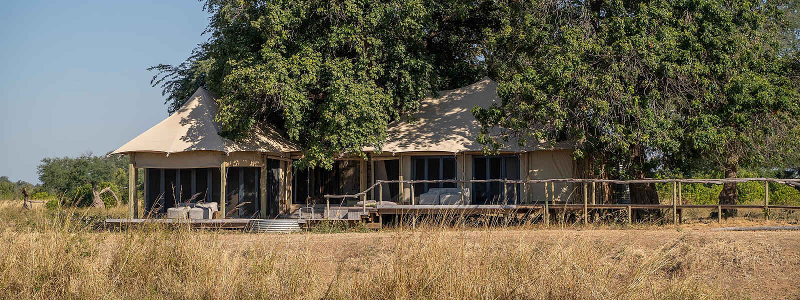 Nyamatusi Mahogany: Blick auf das Hauptgebäude Nyamatusi Mahogany: Blick auf das Hauptgebäude