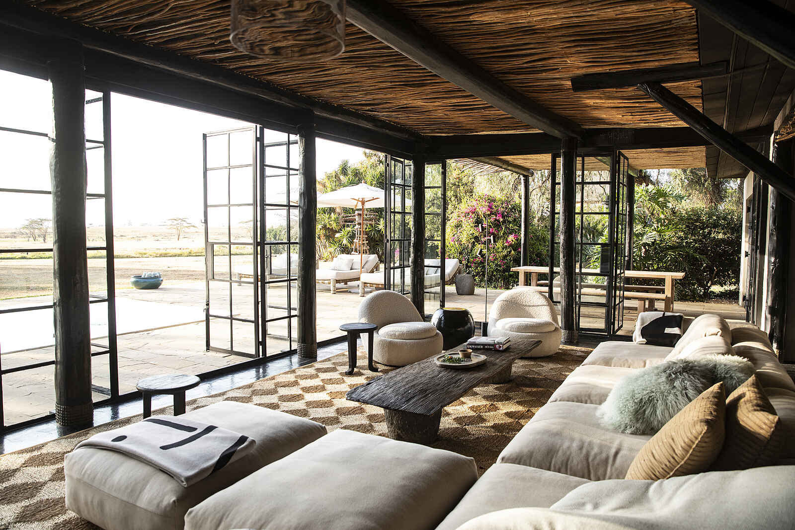 Segera Retreat: Die Lounge im Farmhouse Segera Retreat: Die Lounge im Farmhouse