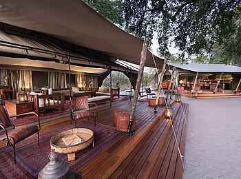 Selinda Explorers Camp: Terrasse