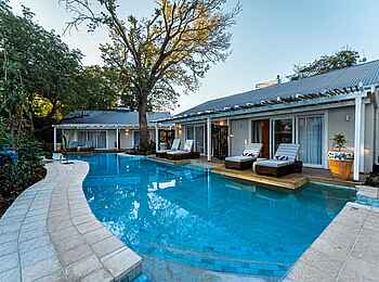 Shongwe Samanzi Lodge: Cabana Gästepool