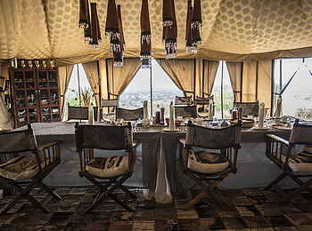 Shu'mata Camp: Frühstück mit Ausblick Shu'mata Camp: Frühstück mit Ausblick