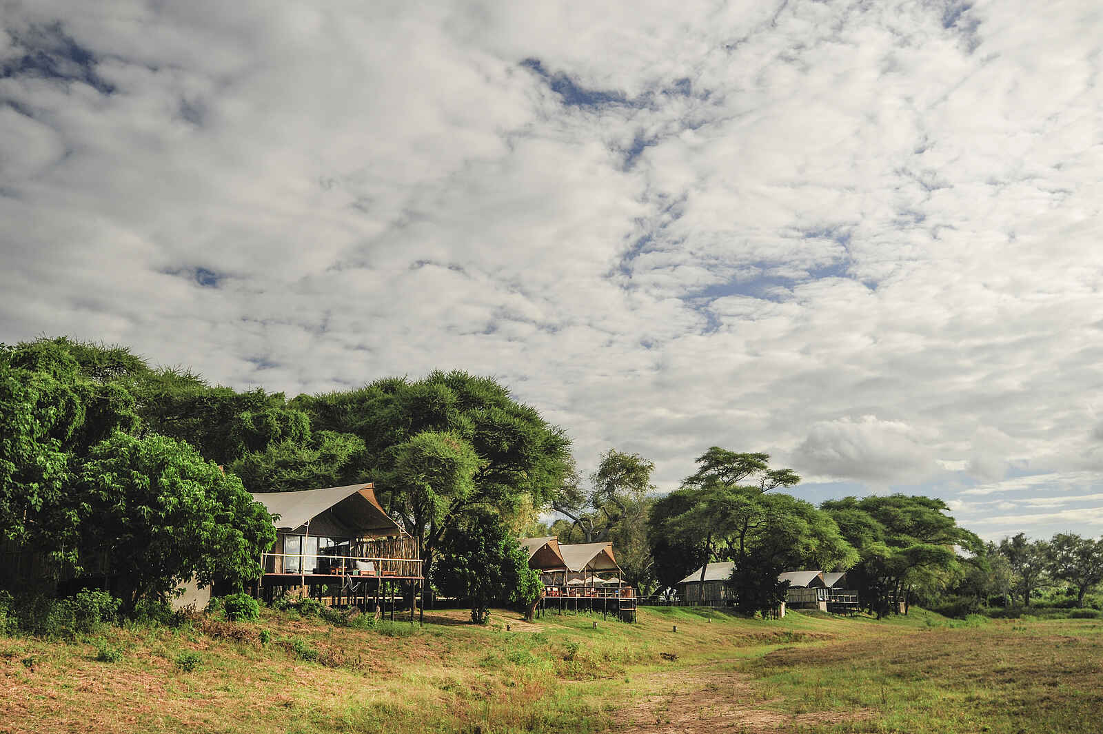 Anabezi Luxury Tented Camp: Blick auf das Camp Anabezi Luxury Tented Camp: Blick auf das Camp
