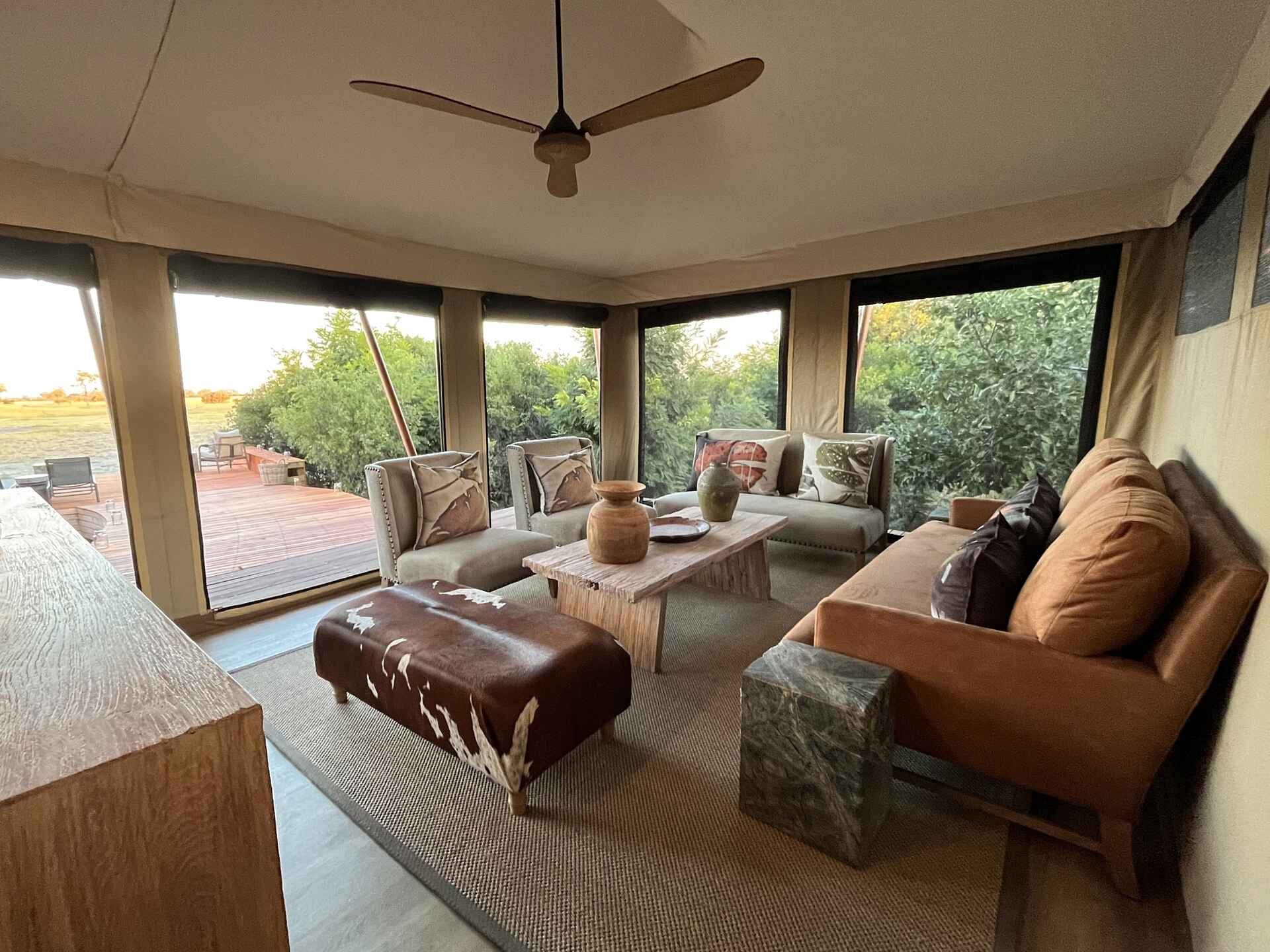 Karangoma Camp: Gemütliche Lounge Karangoma Camp: Gemütliche Lounge