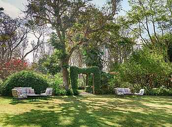 Legendary Lodge: Gartenanlage