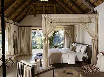Lolelunga Private Reserve Lodge: King Room Bett