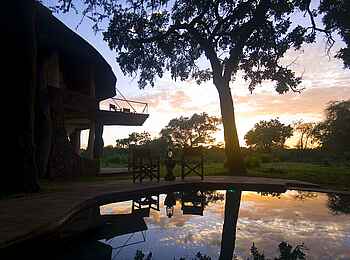 Luangwa Safari House: Abendliche Spiegelung Luangwa Safari House: Abendliche Spiegelung