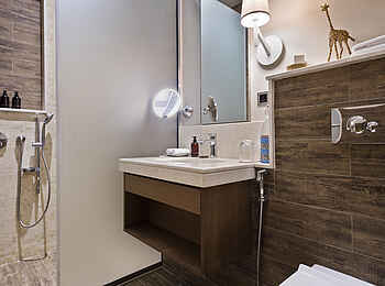 Melia Serengeti Lodge: Bad des Panorama Zimmers Melia Serengeti Lodge: Bad des Panorama Zimmers