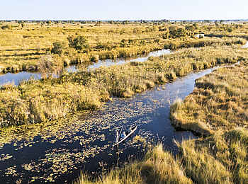 Monachira Camp: Mokoro Safari Monachira Camp: Mokoro Safari