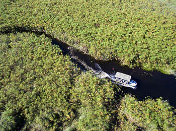 Nxabega Okavango Tented Camp: In einem der Kanäle