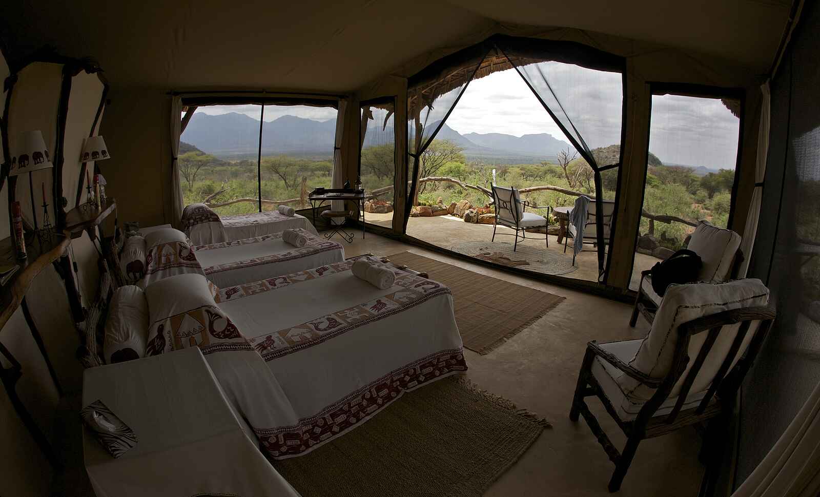 Sarara Camp: Twinbetten mit Ausblick Sarara Camp: Twinbetten mit Ausblick