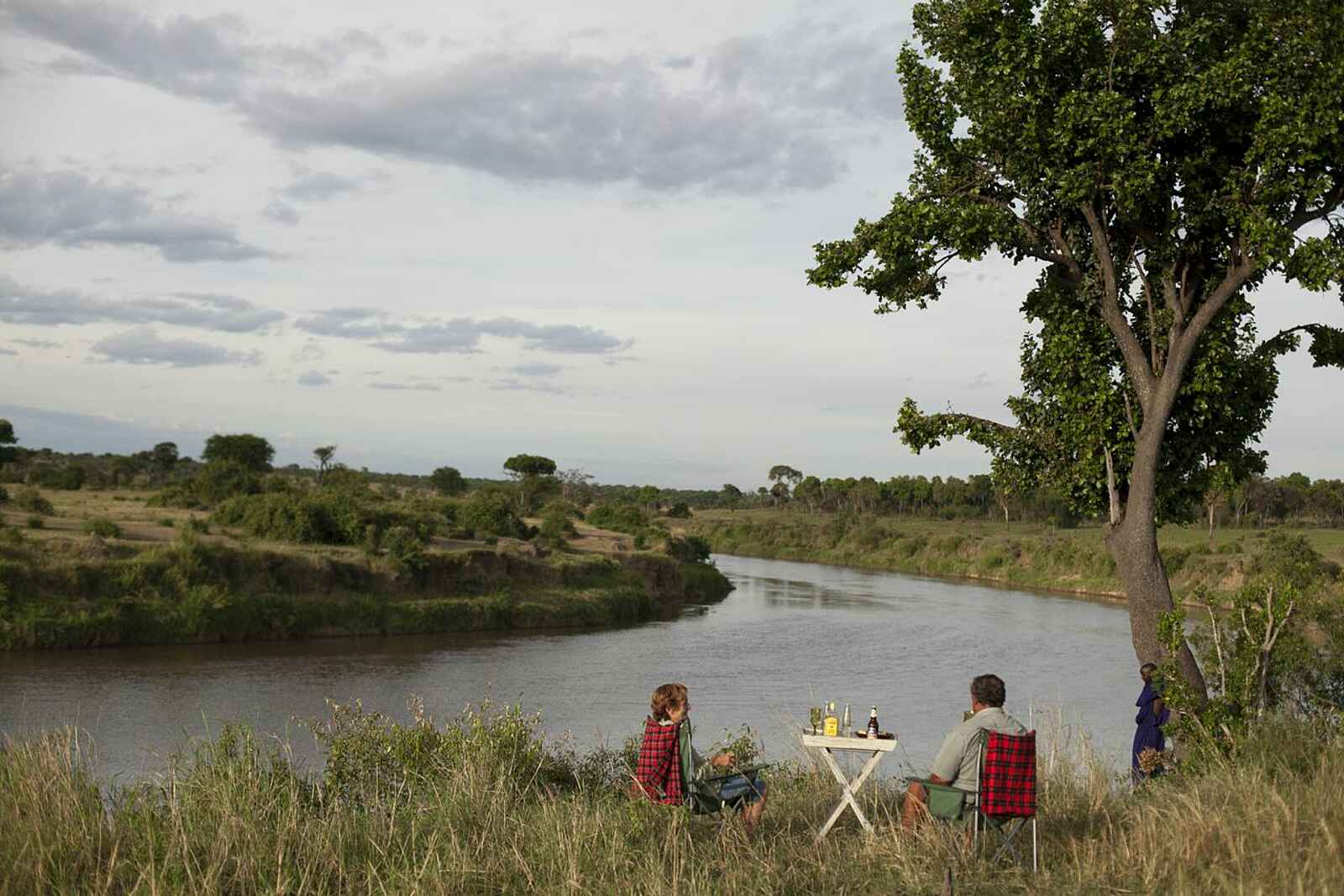 Serian Serengeti South: Lunch am Fluss Serian Serengeti South: Lunch am Fluss